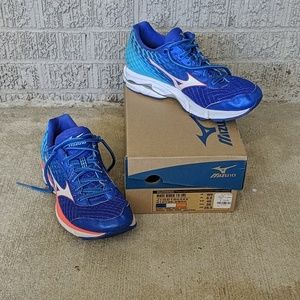 Monzuno Wave Rider 19 running shoes